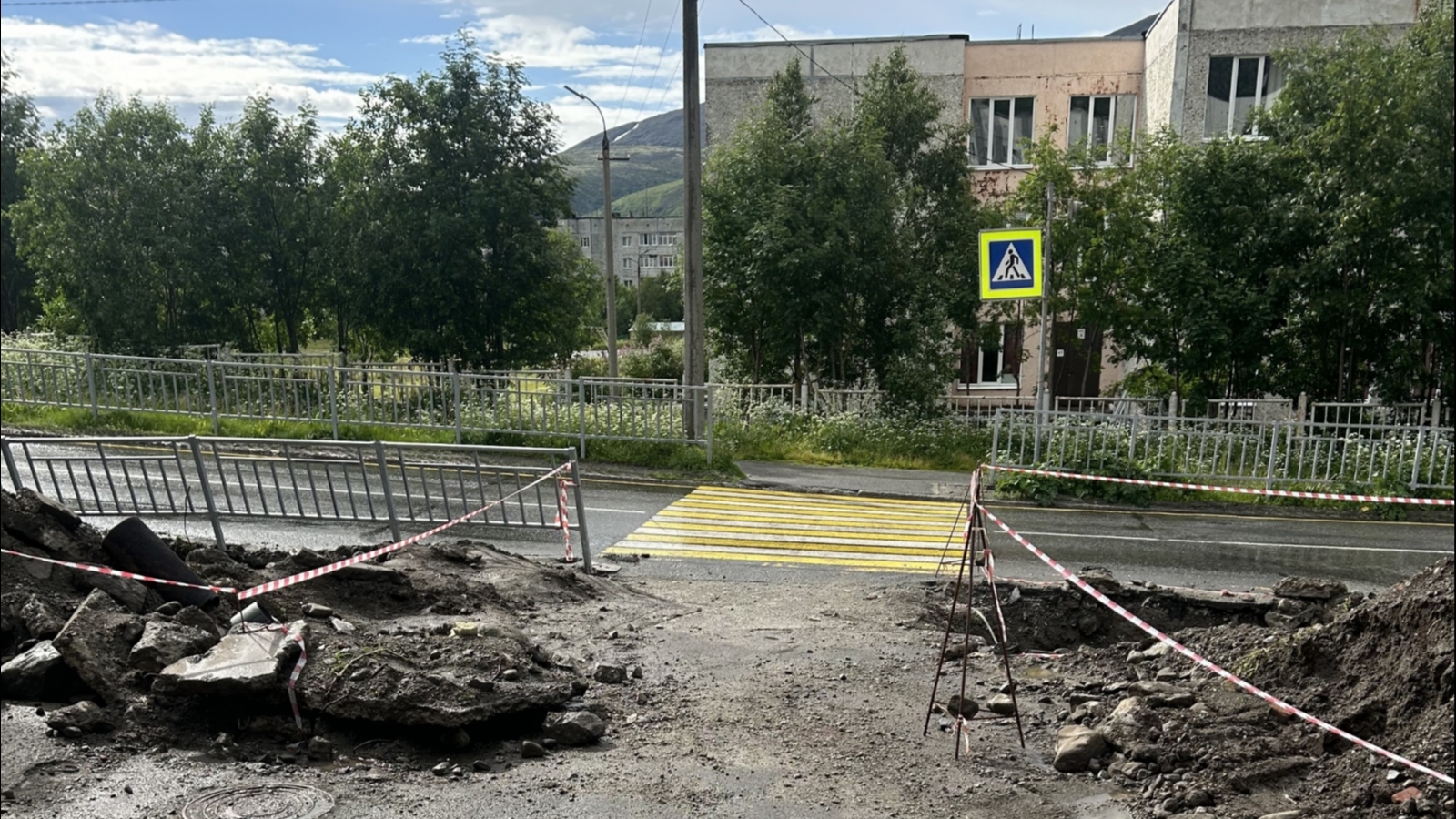 Несчастный случай в Кировске: Рабочий в траншее получил камнем по голове