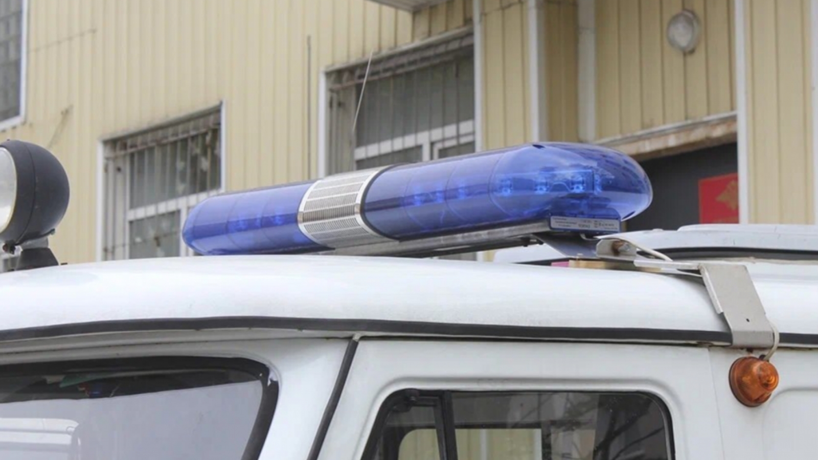 Пятилетний мальчик выпал из окна дома в Мурманске