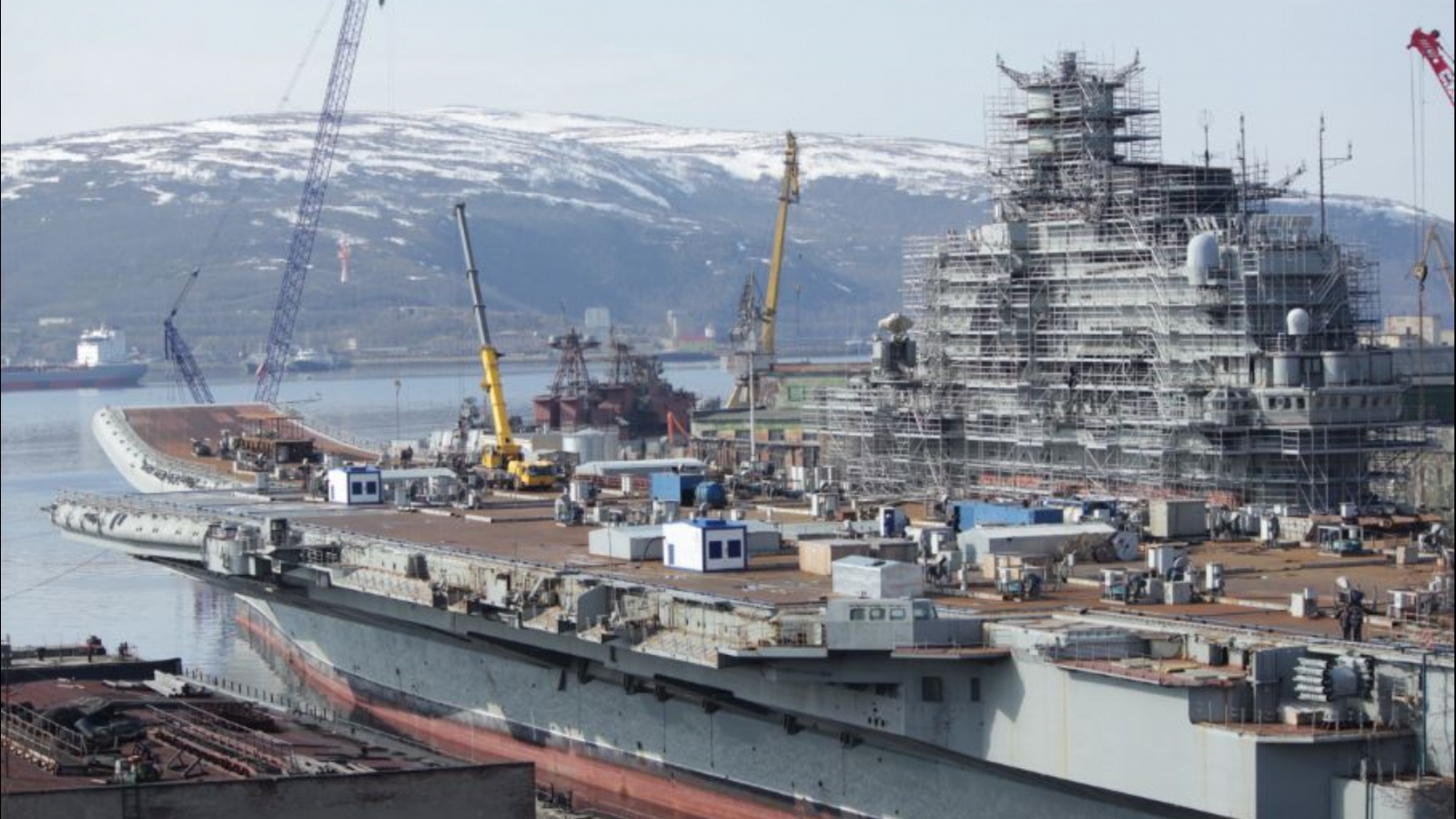Появилась версия причины попытки теракта на крейсере «Адмирал Кузнецов»