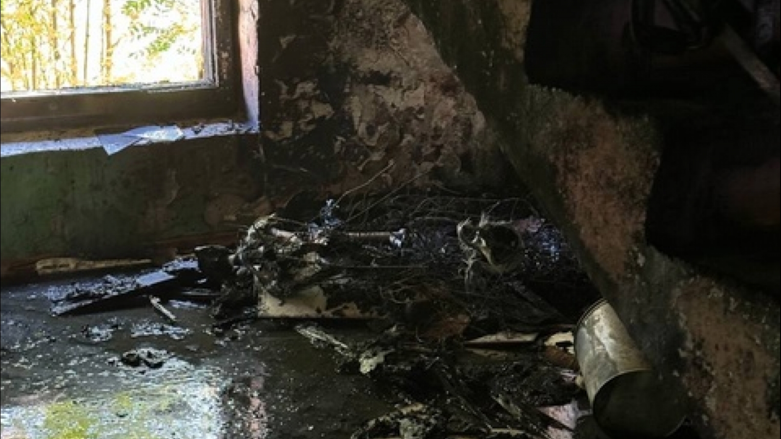 В Росляково возник пожар в подъезде жилого дома