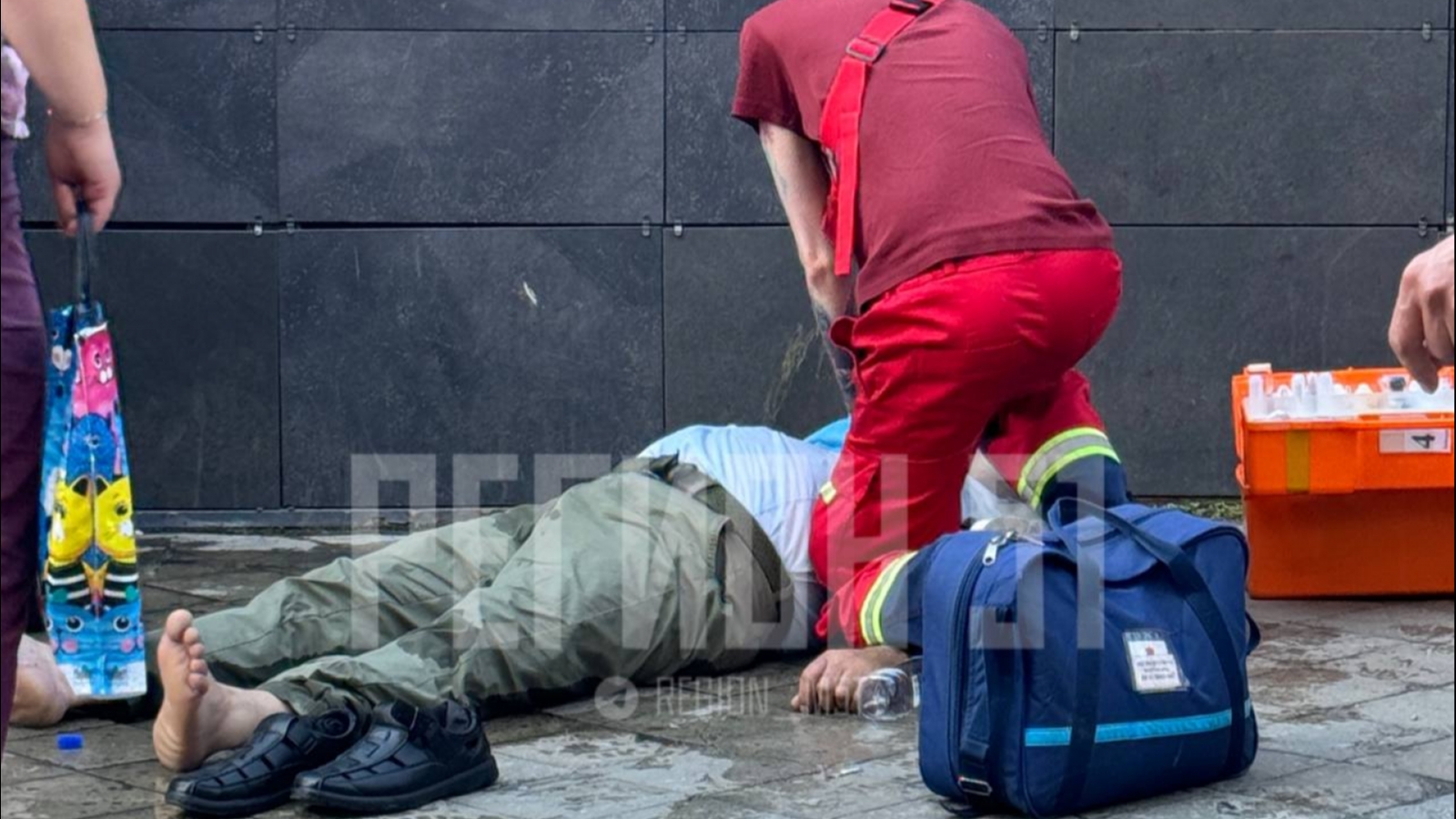 В Мурманске мужчина потерял сознание из-за жары [видео]